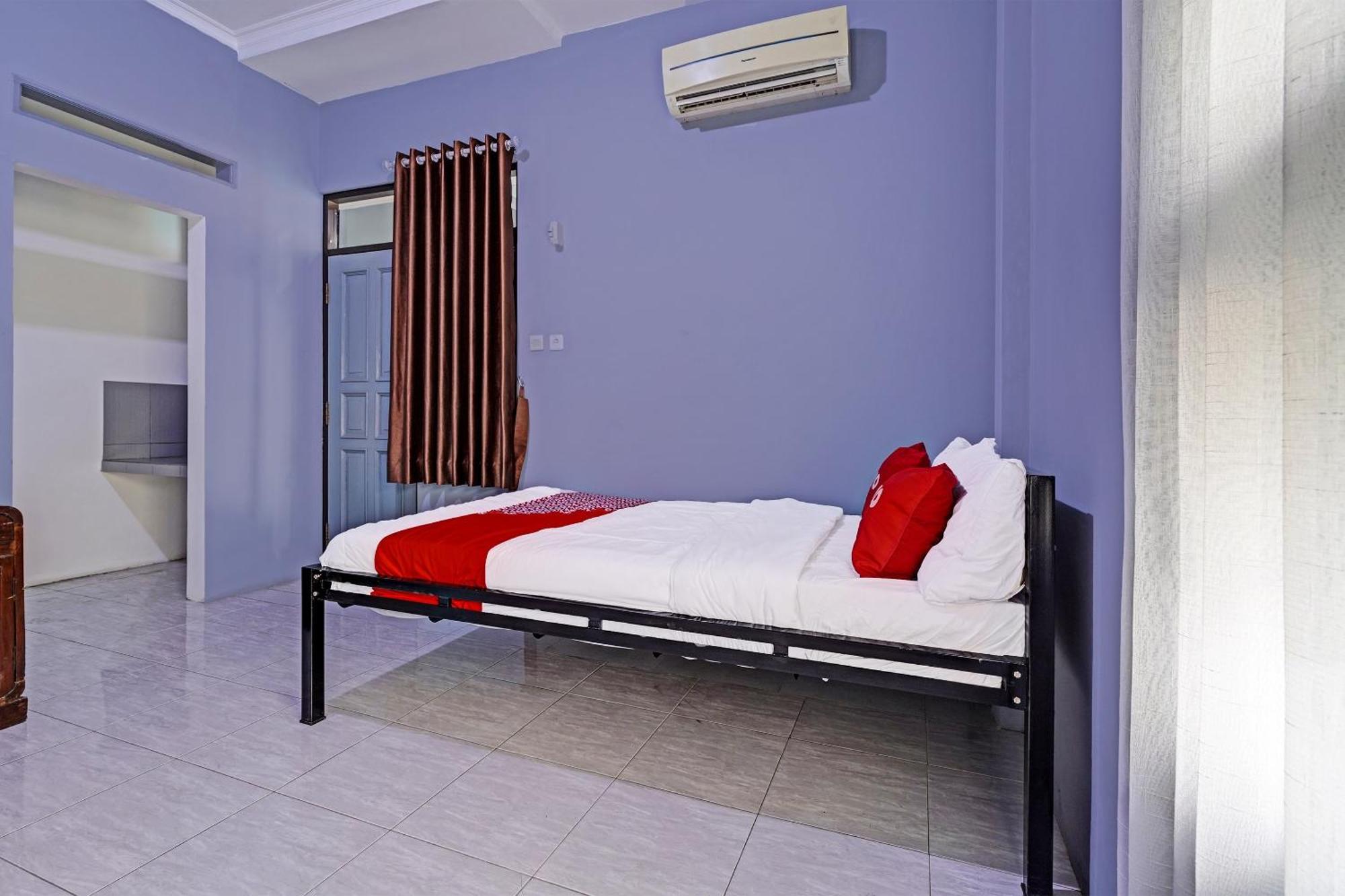 Oyo Life 91592 Aaliya Guest House Syariah Lebakwangi Exterior photo
