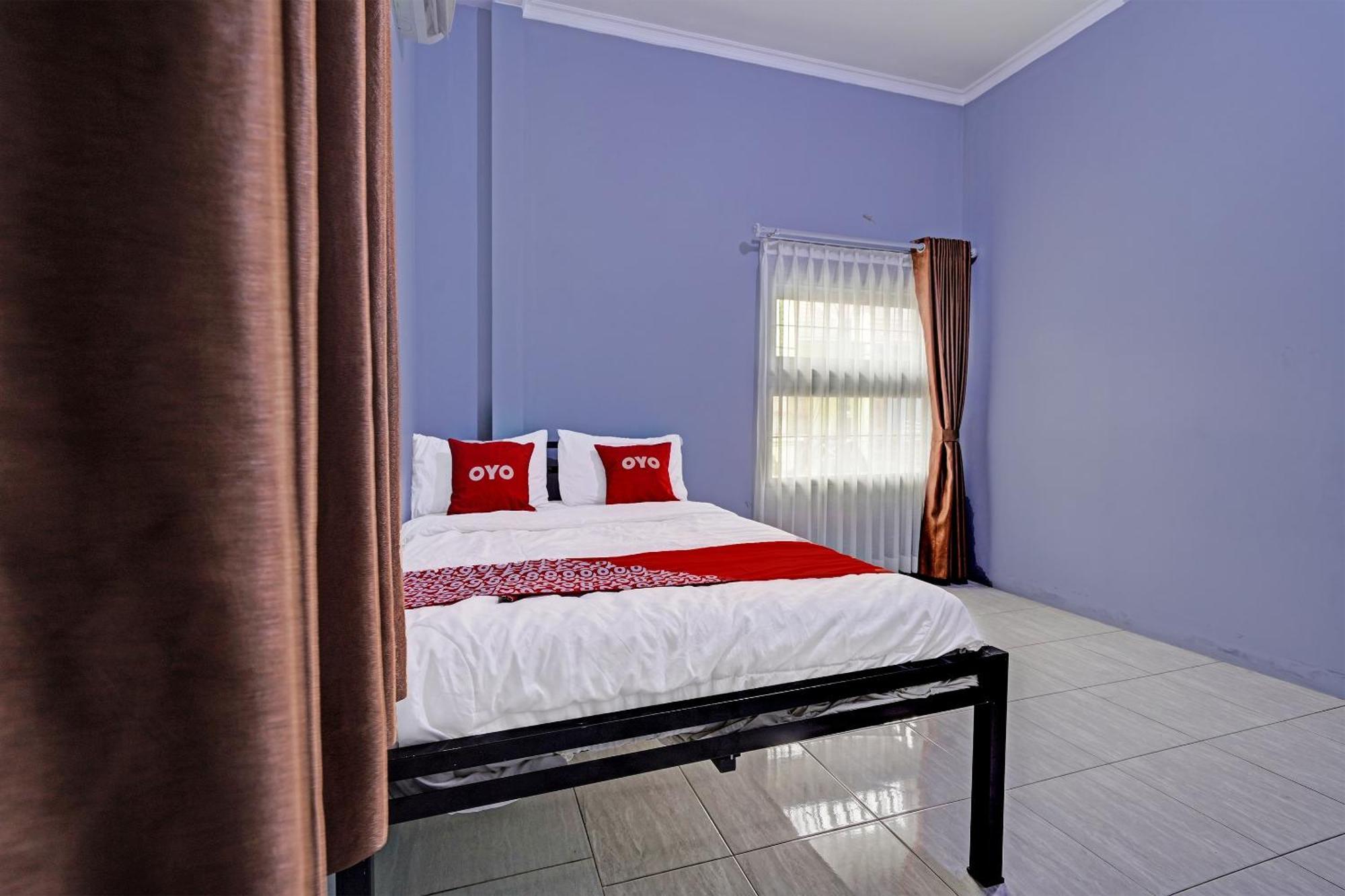 Oyo Life 91592 Aaliya Guest House Syariah Lebakwangi Exterior photo